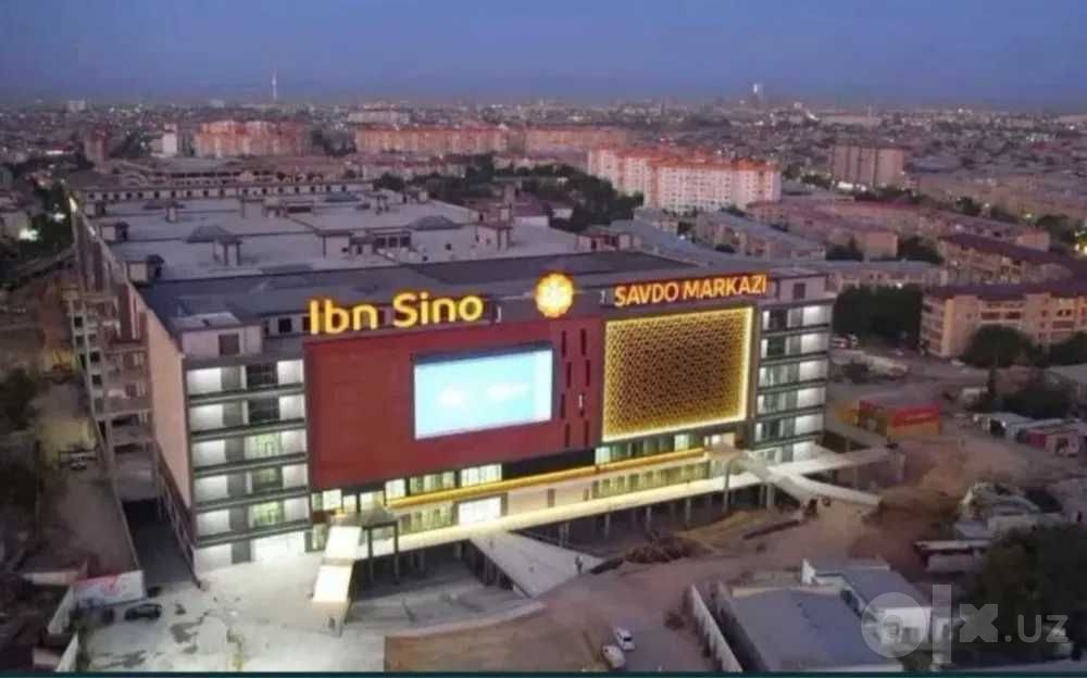 Ibn Sino savdo markazida do'kon sotiladi