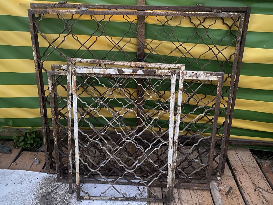 Решетки на окна б/у