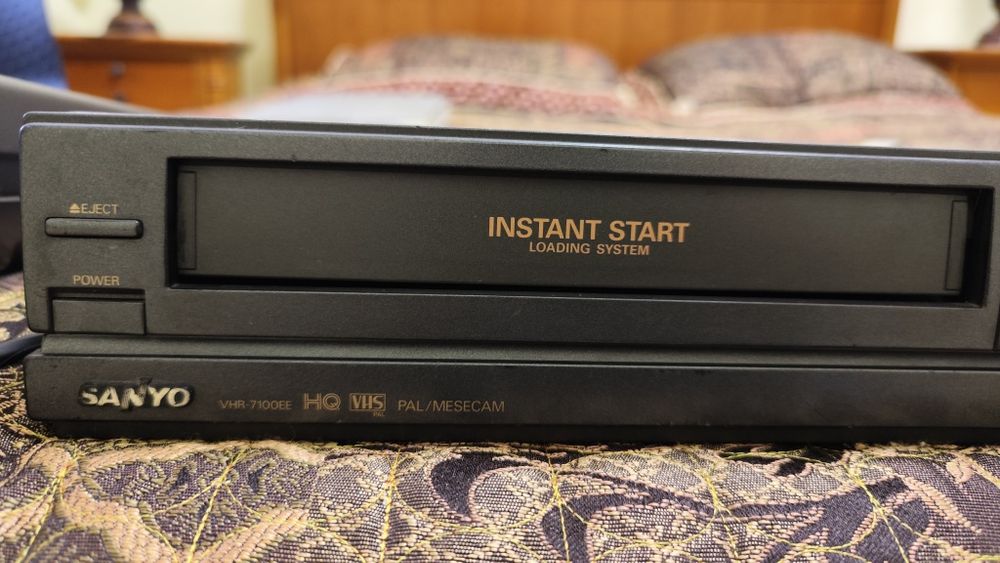 Видеомагнитофон 2 шт