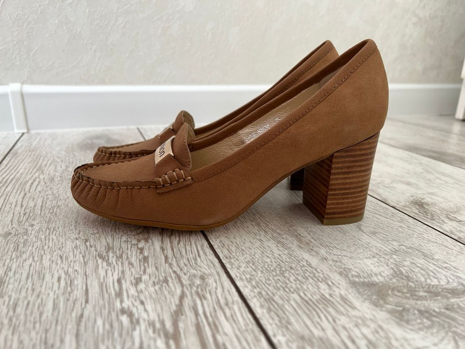 Продаю новые туфли