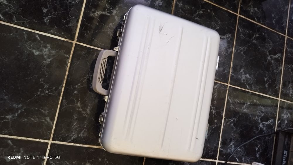 Servietă din Aluminiu