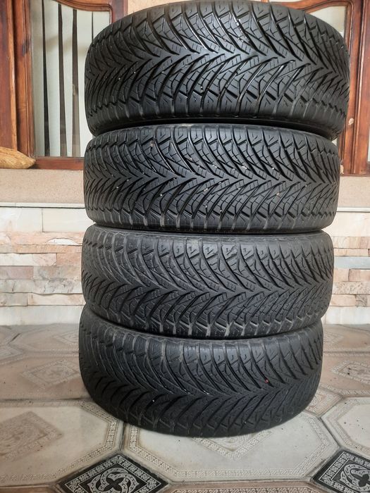 195/60R15 Austone.