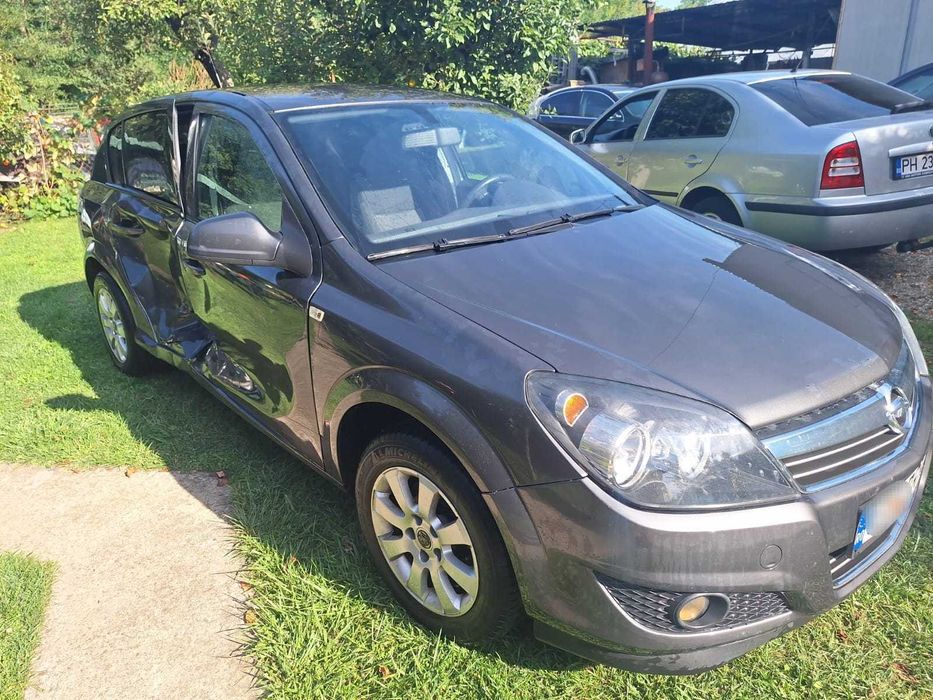 Opel Astra 2012 1.6 Usor Avariat