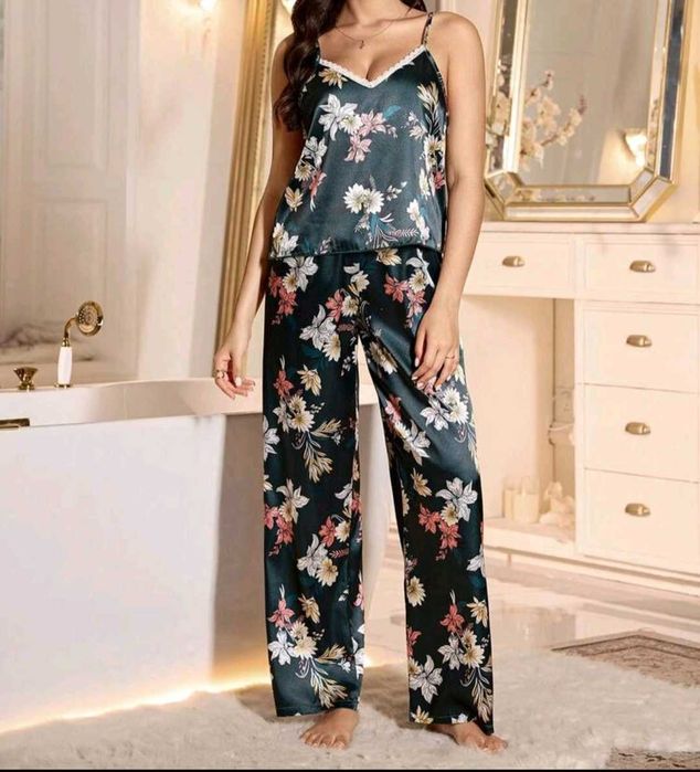 Дамска НОВА сатенена пижама