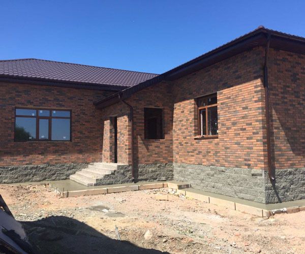 Кирпичи облицовочные строительные