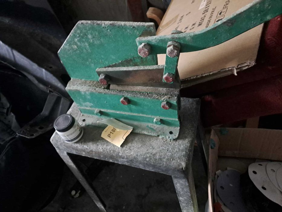 Гилотина за рязане на ламарина