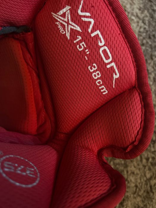 Краги (перчатки хоккейные)