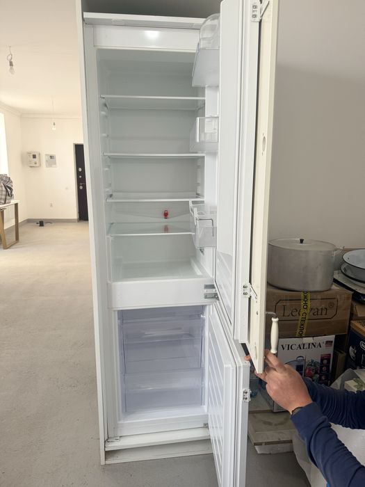 Холодильник встроенный