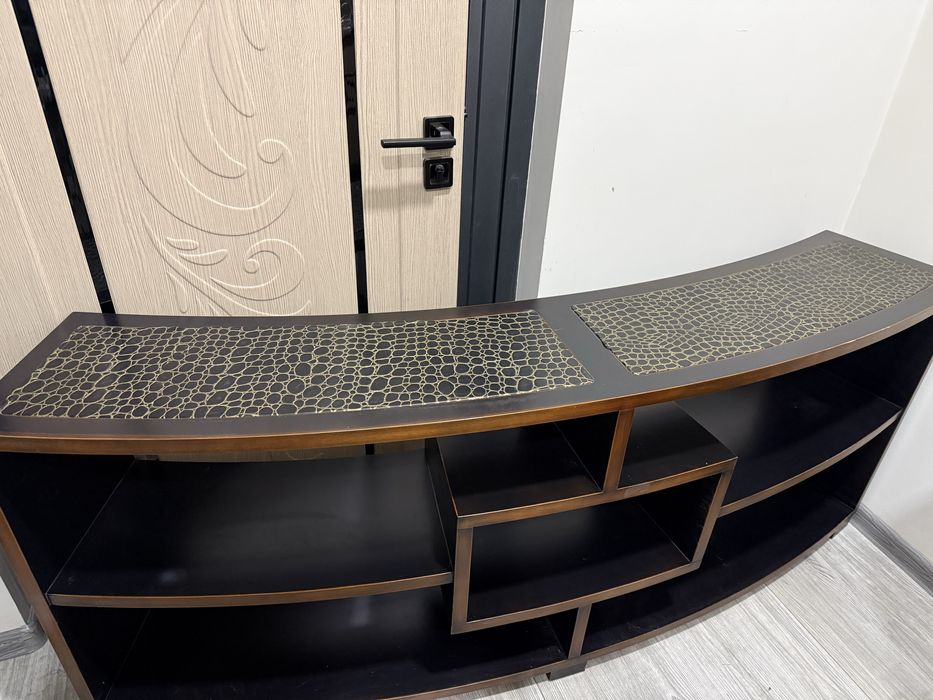 Продается тв консоль