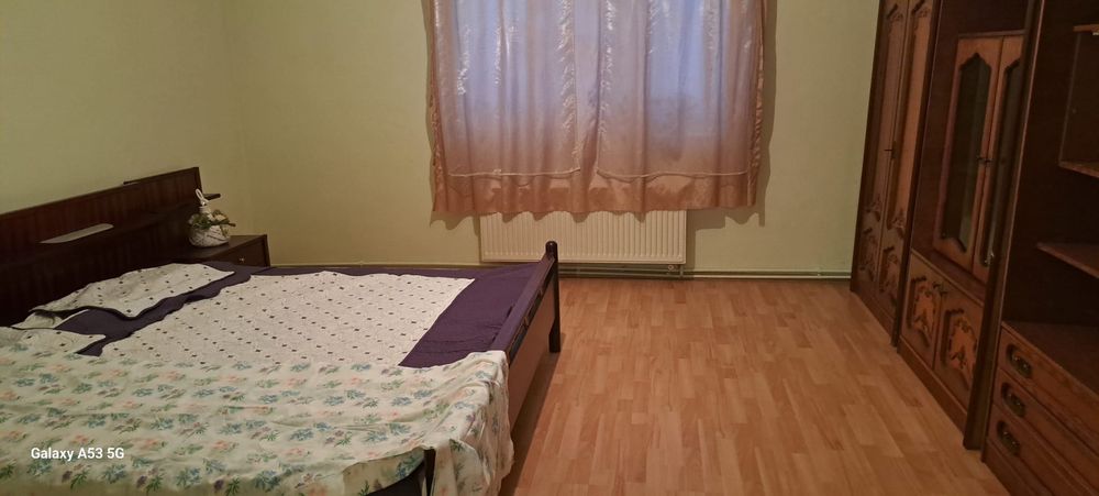 proprietar, vând casă pe stradă liniștită