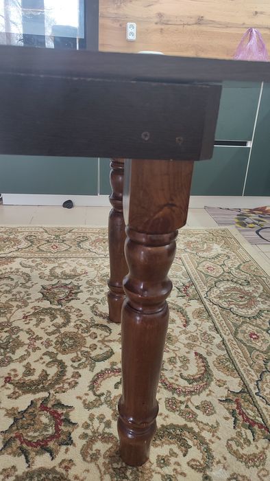 Обеденный стол. Кухонный стол