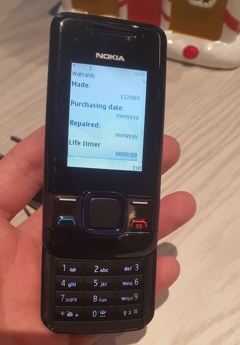 Vând Nokia 7100s Nou (0 minute).Pret 180 ron