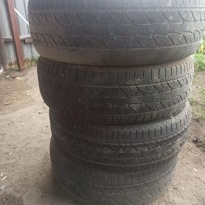 Продам летнюю резину на 17