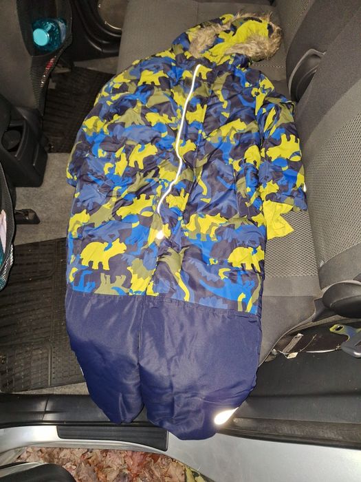 Зимен комплект за ски и др.