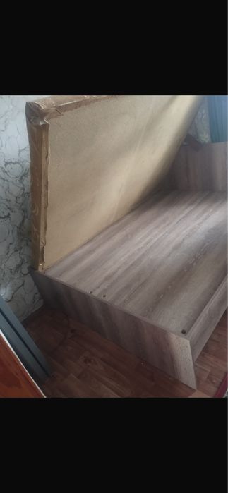 Продам тахту без матраса