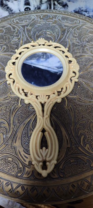 Сувенирные вещи продам