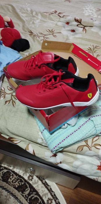 Vind trening și adidași puma Ferrari