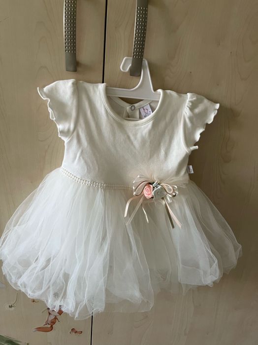 Рокля с болеро за бебе момиче 6-9 месеца + 3 бр. нови чорапогащника