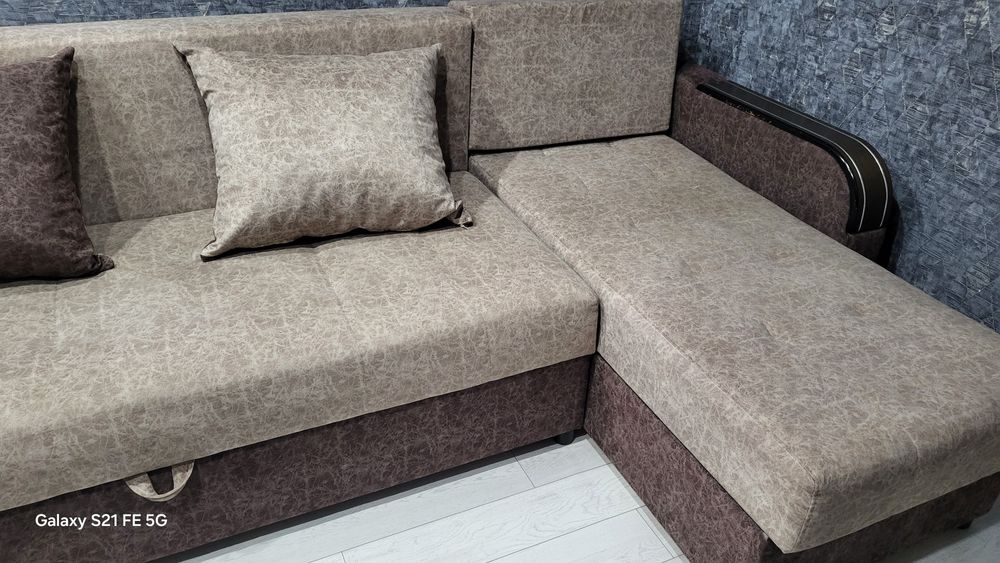 Продам диван угловой