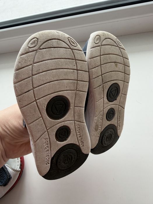 Продам детские сандалики 20 размер