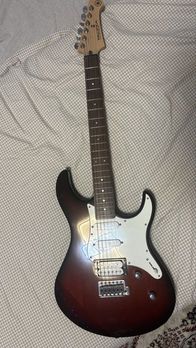 Электрическая гитара Yamaha Pacifica 112V, Vypyr X1