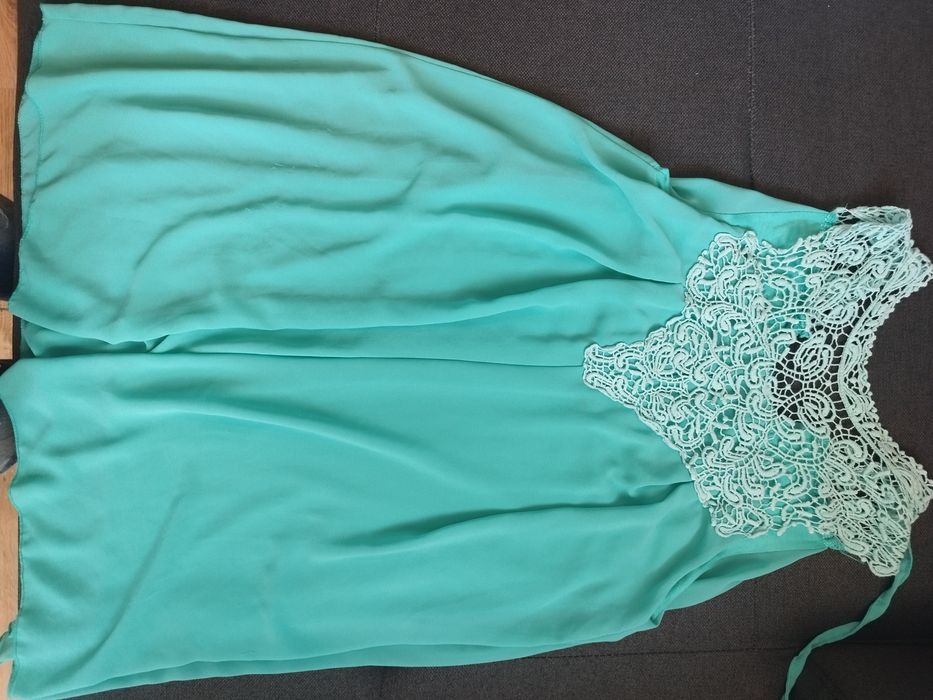 Лятна рокля в цвят мента