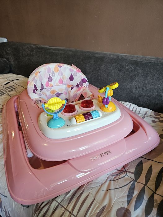 Продавам ЧИСТО НОВА проходилка Chipolino