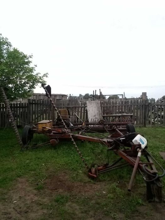 Трактор с косилкой