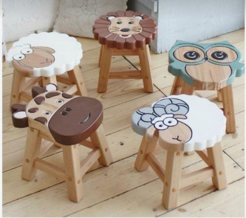 Стулья детские из дерева.