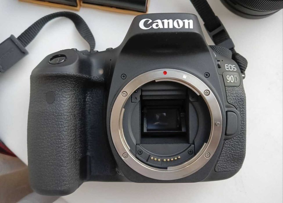 Canon EOS 90D 18-135mm