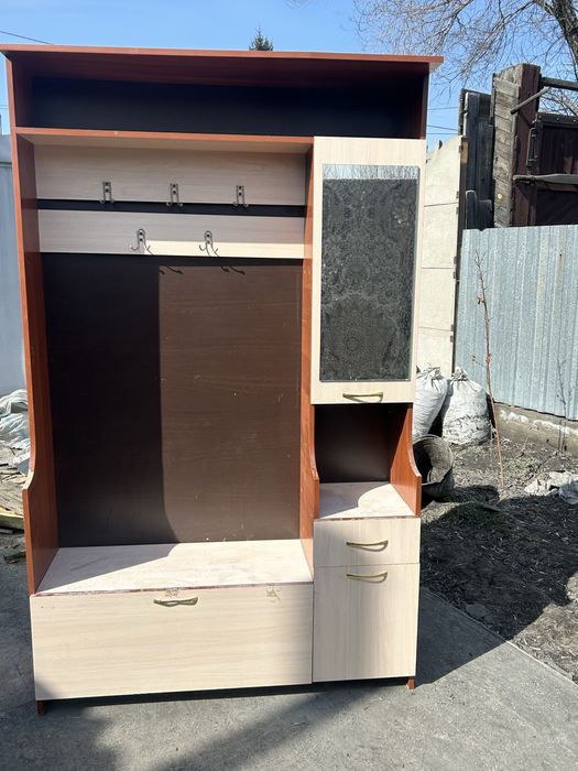 Продаю компактный шкаф