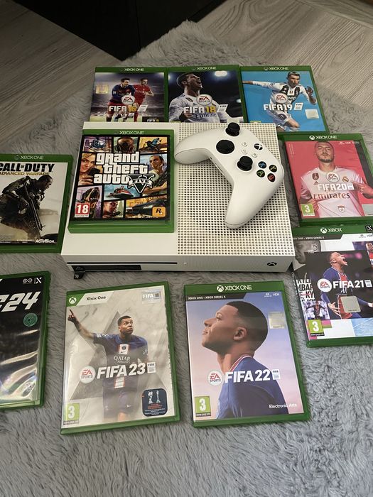 Vând Xbox One S – 500 GB + toate jocurile incluse