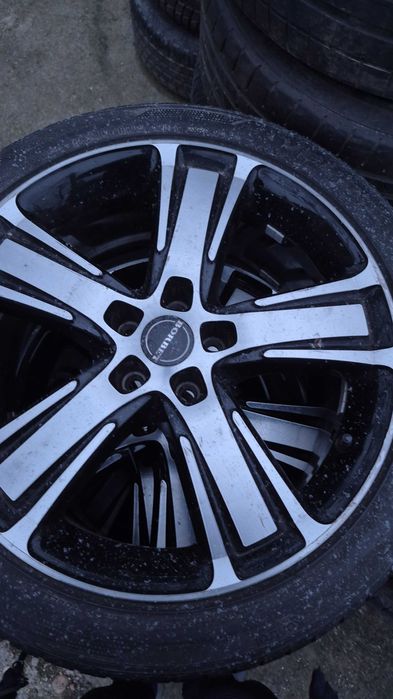 Cauciucuri diferite marimi,cu jante si fara