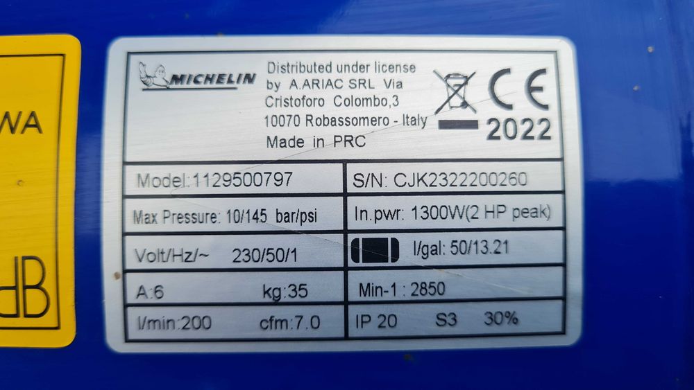 Vand compresor de aer profesional MICHELIN MCX50, 10 bar, rezervor 50l, 200 l/min, 1,5kW, monofazat, ca si nou, folosit de 3 ori. Plus furtun 54 bari.