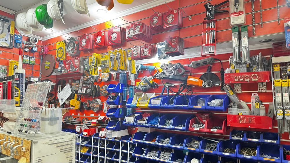 Крашеные саморезы для кровли