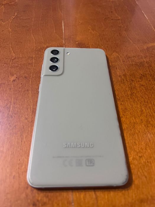Продам Samsung S21FE