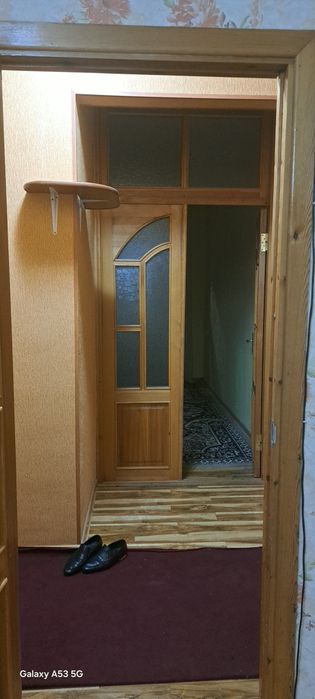 Tashgressdan 2 xonali 3 xona qilingan kvartira sotiladi