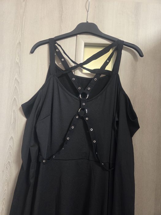 Дамска черна рокля М размер еластична