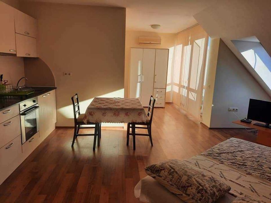 Дава се под наем Едностаен апартамент в Варна, Аспарухово - 50 кв.м за 229.5 € - Снимка #1