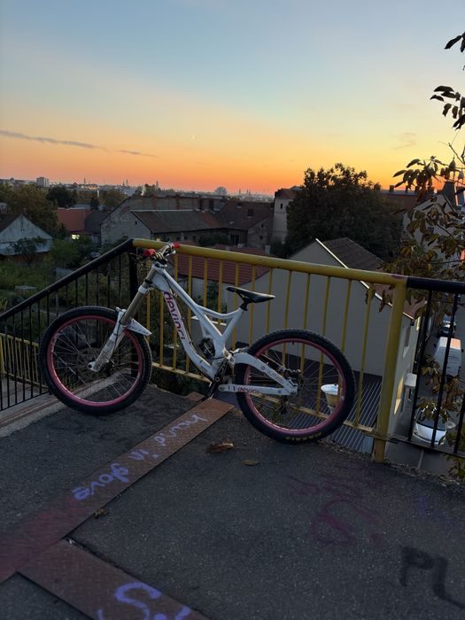 Devinci 2012 downhill