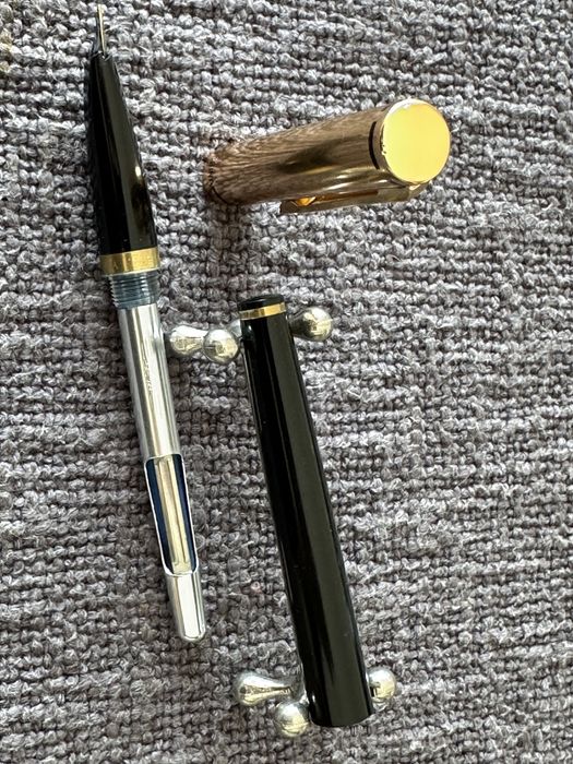 Stilou chinezesc Hero 240 deosebit