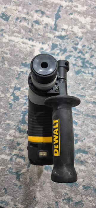 Перфоратор Dewalt      DCH172