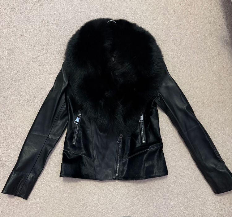 Кожено яке от лисица и пони в черно- чисто ново