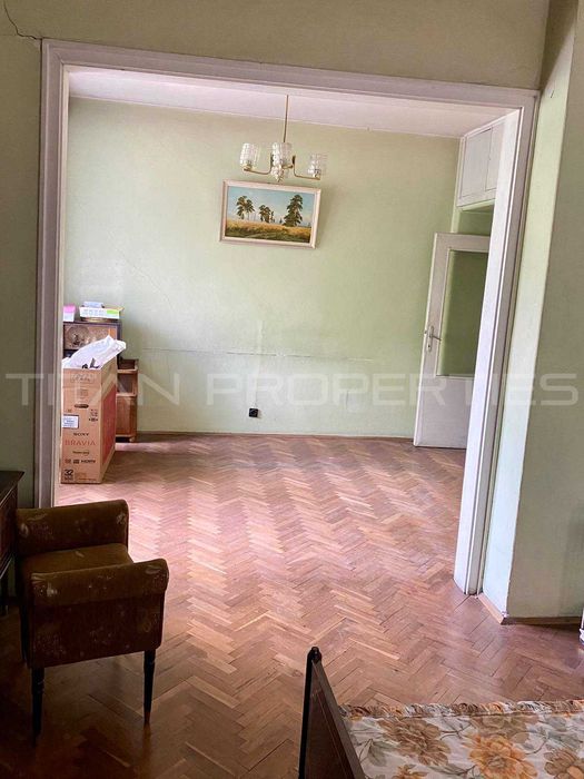Продава се Тристаен апартамент в Пловдив, Съдийски - 86 кв.м за 1919 €/кв.м - Снимка #2