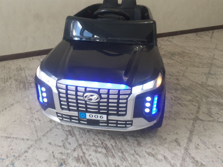 Продам детский электроавтомобиль Hyundai Palisade