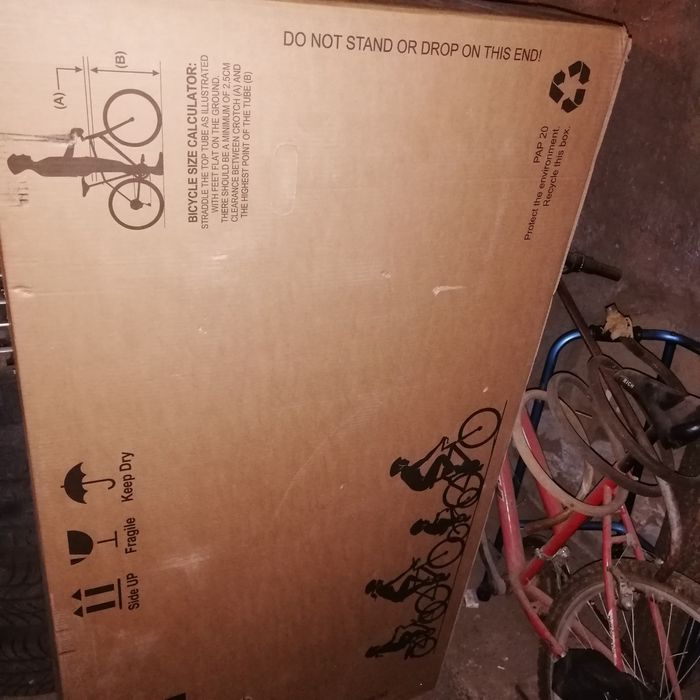 Vând bicicletă 28".