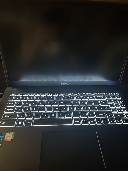 Лаптоп MSI Modern 15 B12MO