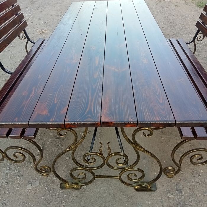 Продам Стол и 2 лавочки