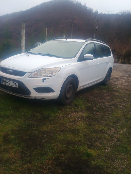 Vând Ford focus.