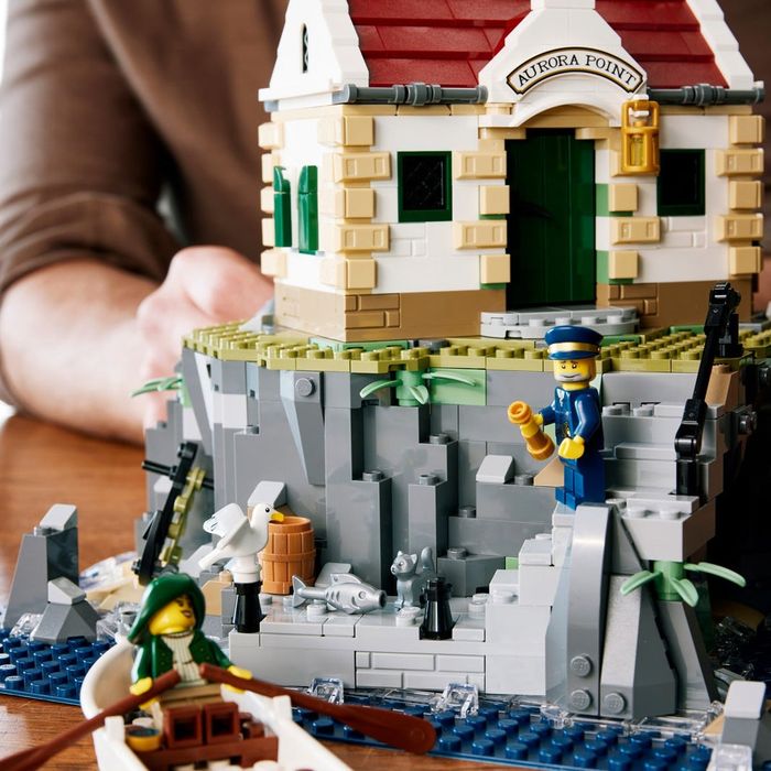 Lego 21335 Моторизиран фар LEGO Ideas 21335 , 2065 части